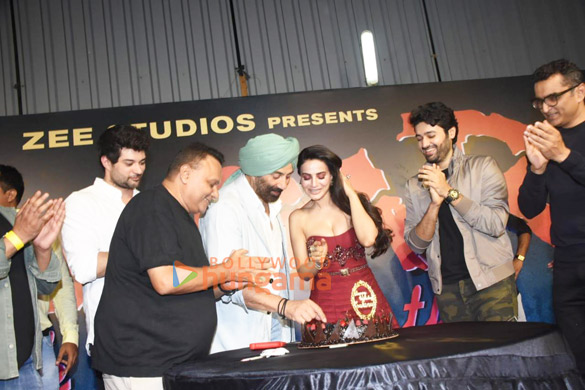 photos celebs grace the premiere of gadar ek prem katha 14