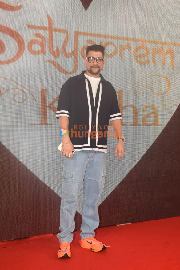 photos celebs grace the premiere of satyaprem ki katha 121 1