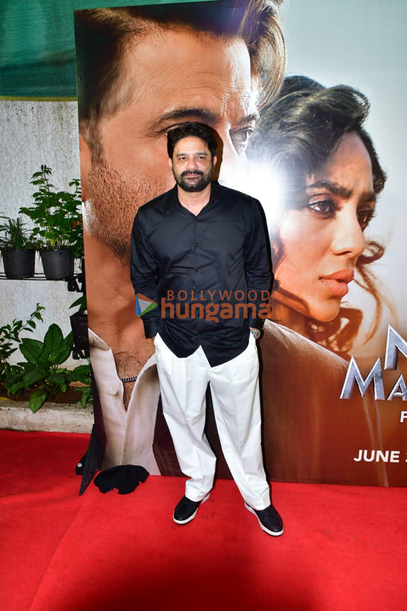 photos celebs grace the premiere of the night manager 2 14