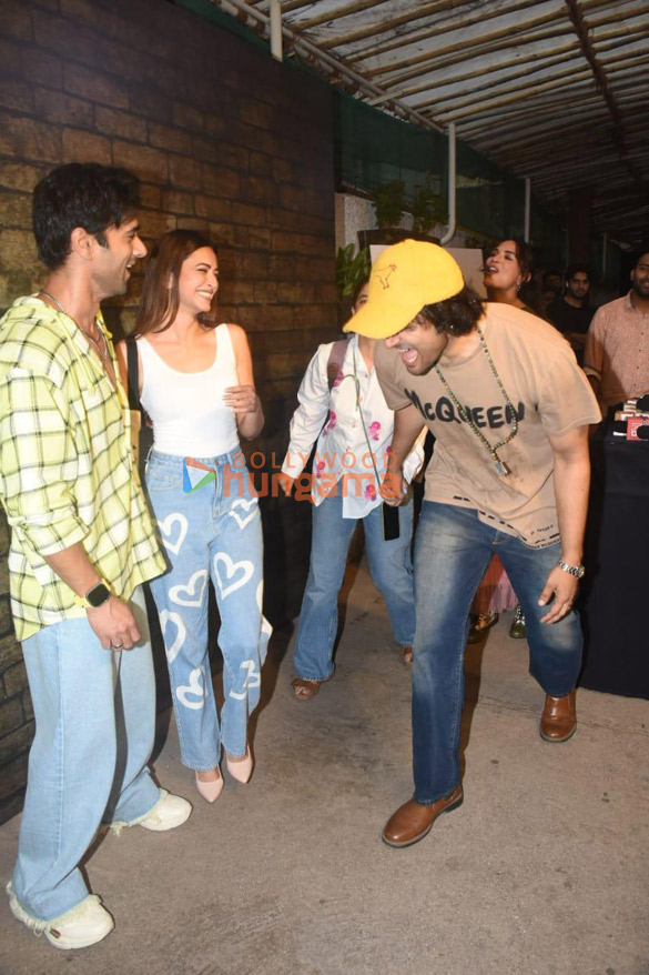 photos celebs grace the special screening of kandahar 5