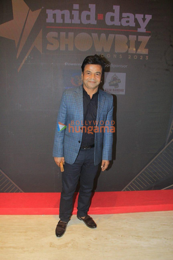 photos celebs snapped at midday showbiz icon awards 2023 16