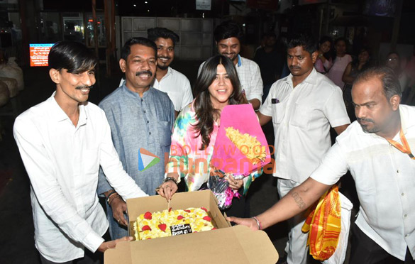 photos ektaa r kapoor snapped at siddhivinayak temple on her birthday 1