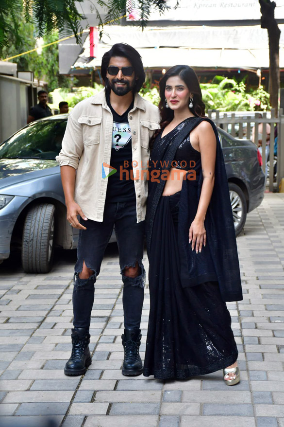 photos gurmeet choudhary and karishma sharma snapped outside t series office in andheri 4