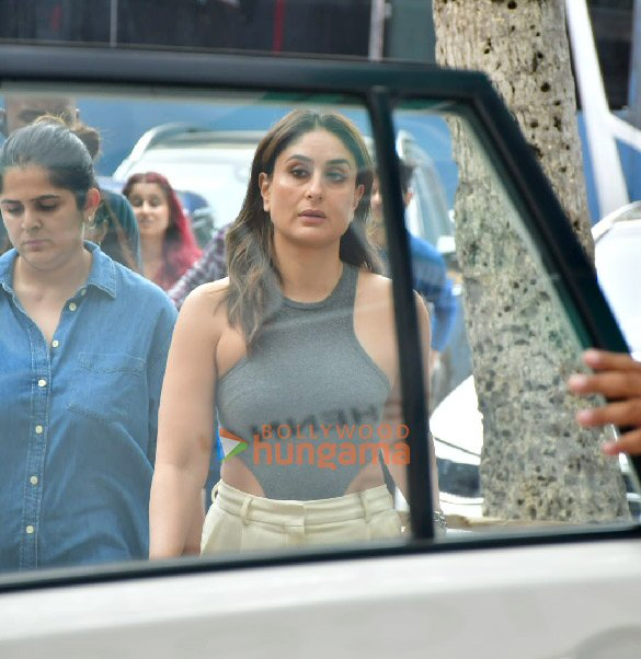 photos kareena kapoor khan kriti sanon and tabu snapped during a shoot in juhu 1