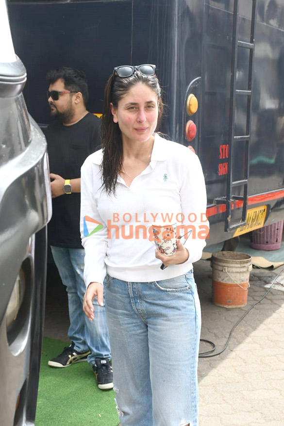 photos kareena kapoor khan spotted at mehboob studios in bandra 4 3
