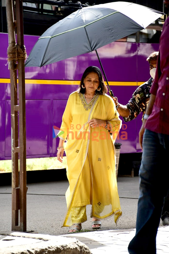 photos kartik aaryan kiara advani and supriya pathak snapped promoting satyaprem ki katha on the sets of the kapil sharma show 6