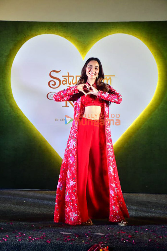 photos kartik aaryan and kiara advani snapped at sun sajni song launch from satyaprem ki katha1 2
