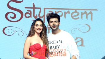 Photos: Kartik Aaryan and Kiara Advani snapped at the musical concert of Satyaprem Ki Katha