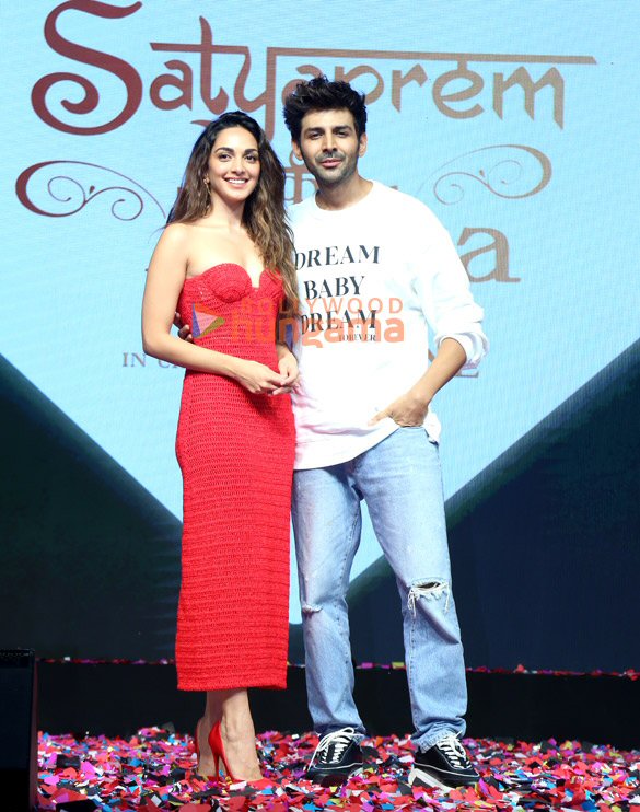 Photos: Kartik Aaryan And Kiara Advani Snapped At The Musical Concert ...