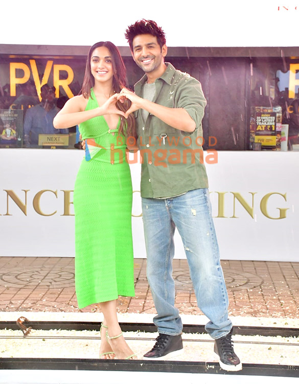 photos kartik aaryan and kiara advani snapped promoting their film satyaprem ki katha 1