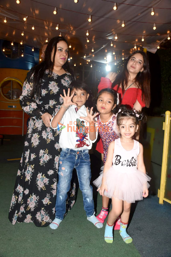 Photos Mahi Vij celebrates her daughter’s birthday in Juhu (2) | Mahi ...