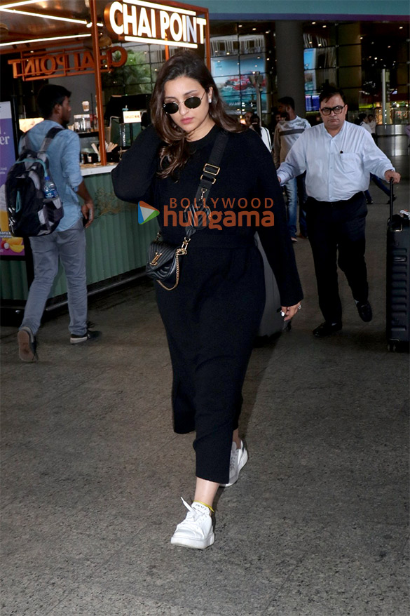 photos malaika arora parineeti chopra and sophie choudry snapped at the airport 3