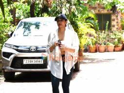 Photos: Malaika Arora snapped outside Diva Yoga in Bandra