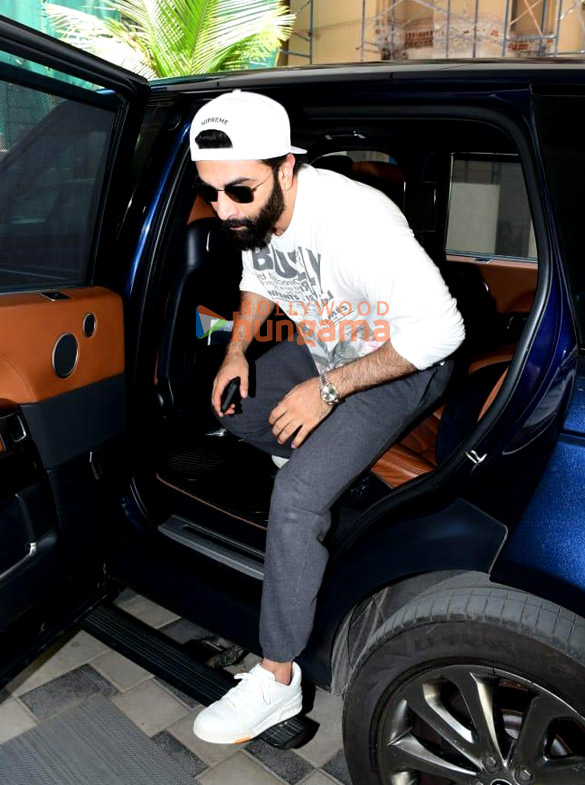 photos ranbir kapoor snapped at t series in andheri 6