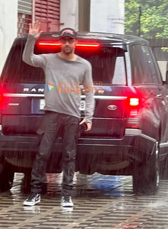 photos ranbir kapoor snapped at t series office in andheri 1 3