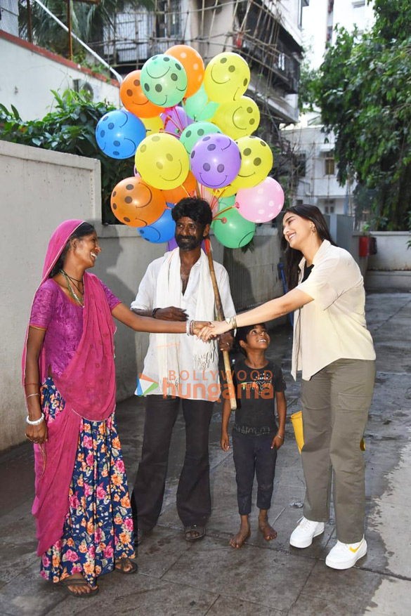 Photos: Saiee Manjrekar snapped at Exceed office Photos: Saiee Manjrekar snapped at Exceed office