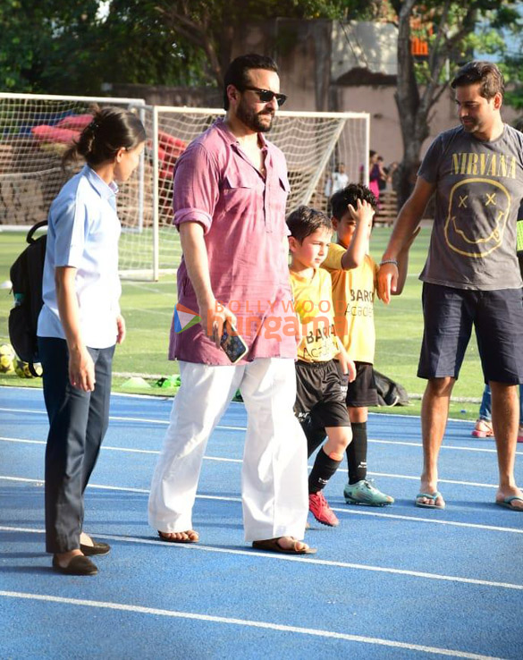Photos: Saif Ali Khan, Taimur Ali Khan and Laksshya Kapoor snapped at football ground in Juhu Photos: Saif Ali Khan, Taimur Ali Khan and Laksshya Kapoor snapped at football ground in Juhu