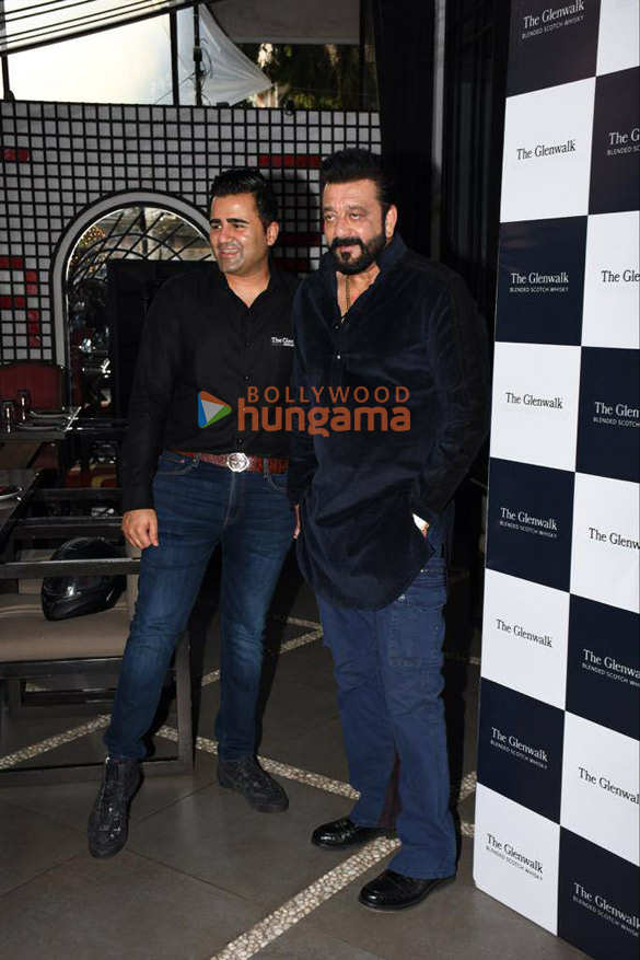 photos sanjay dutt spotted in khar 4 2
