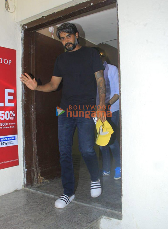 photos shanaya kapoor shashank khaitan and others snapped at pvr juhu 2