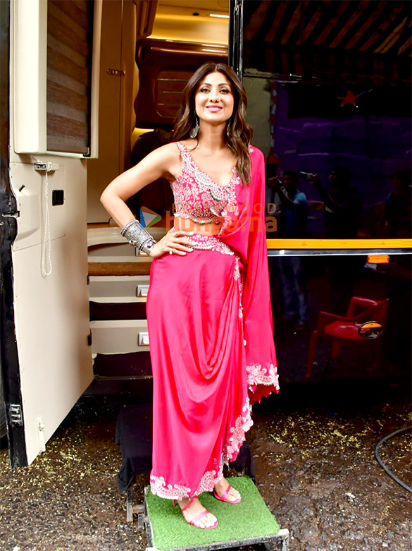 photos shilpa shetty snapped on the sets of indias got talent 4