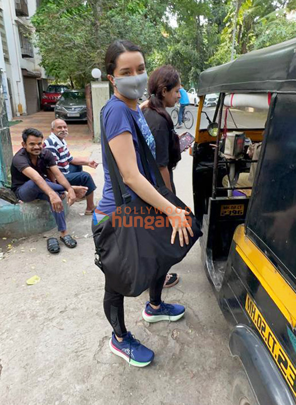 photos shraddha kapoor snapped in juhu 6 2