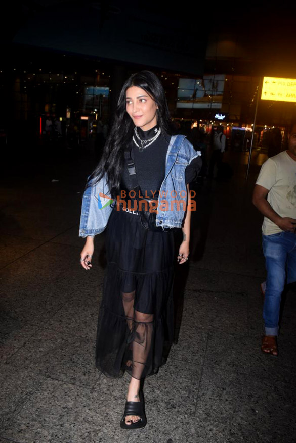 photos shruti haasan snapped at the airport 3