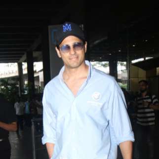 Photos: Sidharth Malhotra snapped at the airport