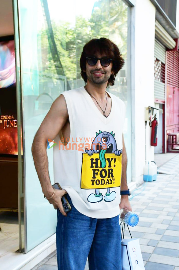 photos tiger shroff and himanshu kohli snapped at t series office in andheri 2
