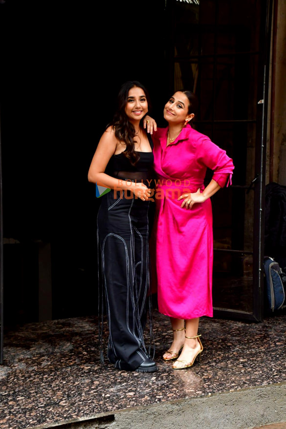 photos vidya balan and prajakta koli snapped during neeyat promotions 4