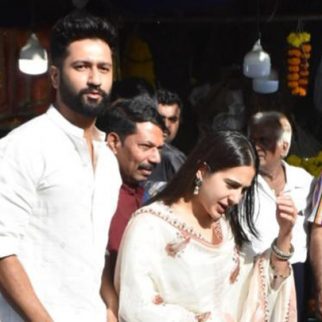 Sara & Vicky twin in white as they seek blessings at Siddhivinayak Temple