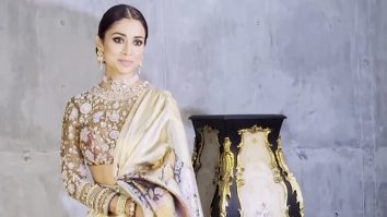 Shriya Saran enhances the beauty of saree with her mesmerizing smile