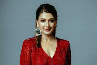 Sonali Bendre Hot Sex Sence Boobs Shows - Sonali Bendre, Filmography, Movies, Sonali Bendre News, Videos, Songs,  Images, Box Office, Trailers, Interviews - Bollywood Hungama