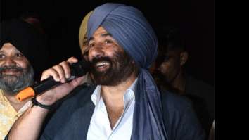 Sunny Deol screams “Hindustan Zindabad” at Gadar: Ek Prem Katha re-release in New Delhi, watch