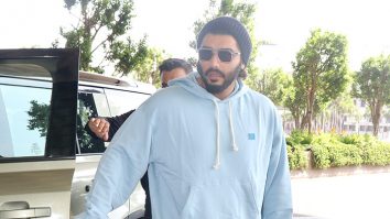 The beanie adds on to Arjun Kapoor’s comfortable airport look
