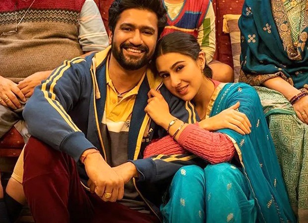 Vicky Kaushal and Sara Ali Khan surprise audiences by visiting theatres after the screening of Zara Hatke Zara Bachke : Bollywood News
