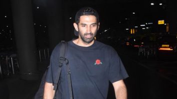 Aditya Roy Kapur blushes as paps say, ‘Vacation acha tha’