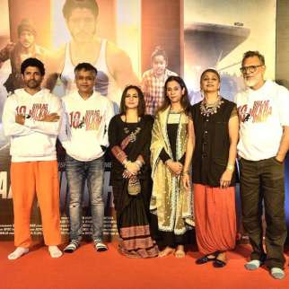 Farhan Akhtar shares photos from Bhaag Milkha Bhaag’s special screening on 10th anniversary for hearing and speech-impaired people: “Truly an overwhelming experience to be there and be part of this historic moment”