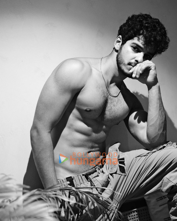 ishaan khatter 3 22