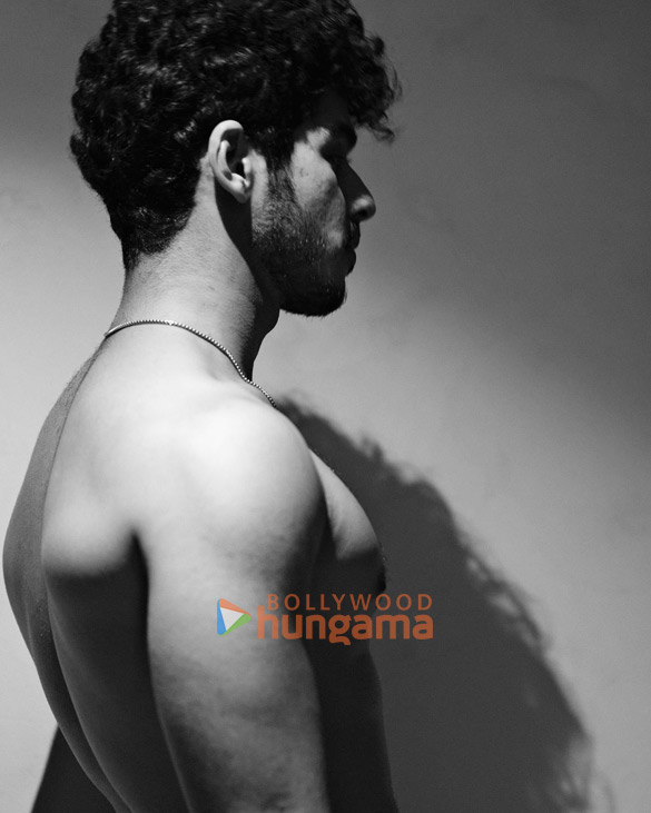 ishaan khatter 4 16