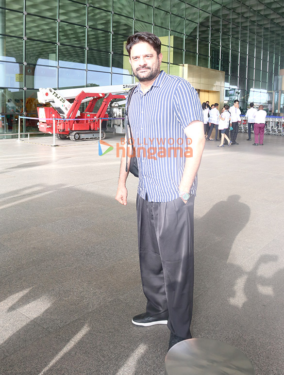 john abraham sharvari wagh and others snapped at the airport 4
