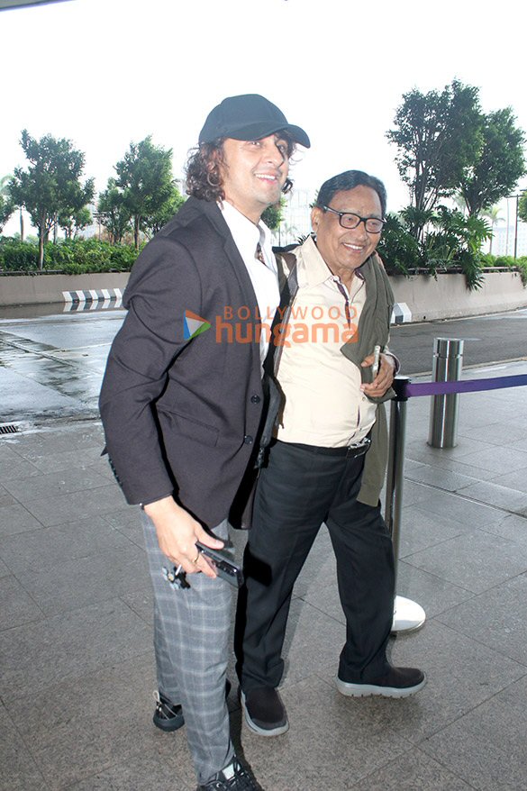 photos aditi rao hydari neha dhupia krishna shroff and others snapped at the airport 7