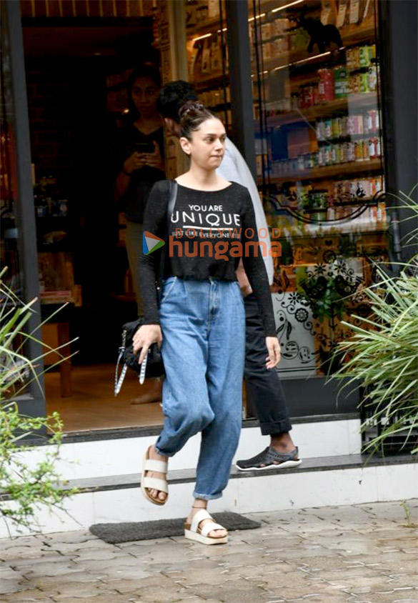 Photos: Aditi Rao Hydari snapped in Bandra Photos: Aditi Rao Hydari snapped in Bandra