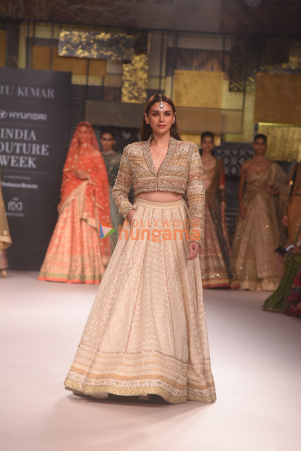 photos aditi rao hydari walks the ramp at india couture week 2023 1