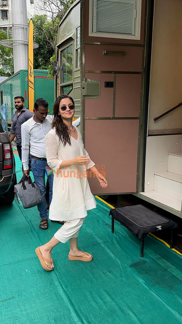 Photos: Alia Bhatt snapped in Andheri