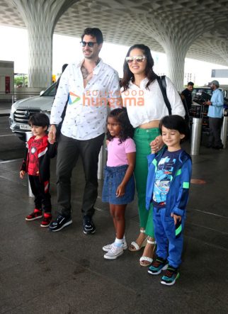 Photos: Anil Kapoor, Shilpa Shetty, Sunny Leone and others snapped at the airport