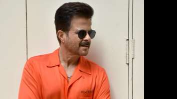 Photos: Anil Kapoor and Anupama Chopra snapped in Khar