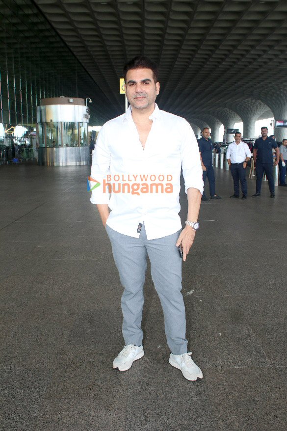 photos athiya shetty arbaaz khan and others snapped at the airport 2