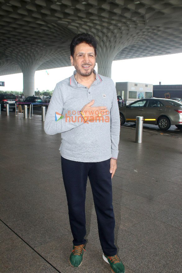 photos athiya shetty arbaaz khan and others snapped at the airport 4