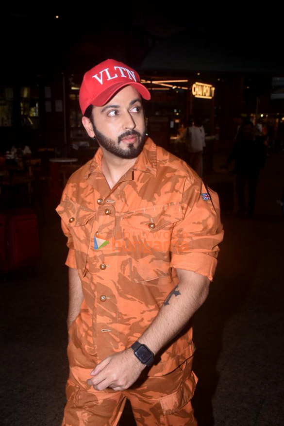 photos bipasha basu karan singh grover anupam kher and others snapped at the airport 2 3