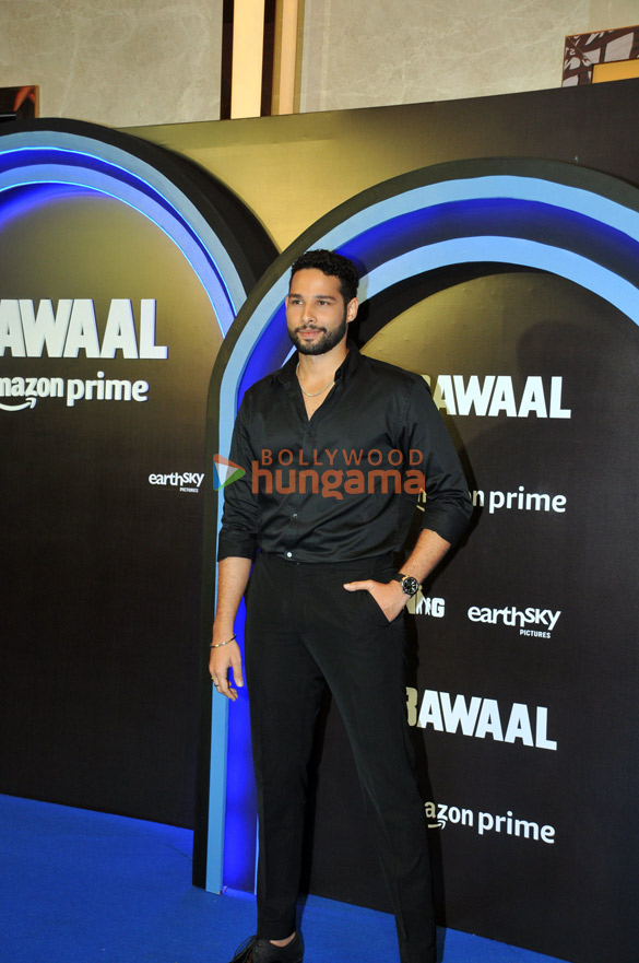 photos celebs grace the premiere of bawaal1 22